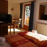 Zirben Nest Guest house Sankt Leonhard im Pitztal