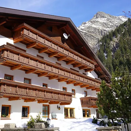 Zirben Nest